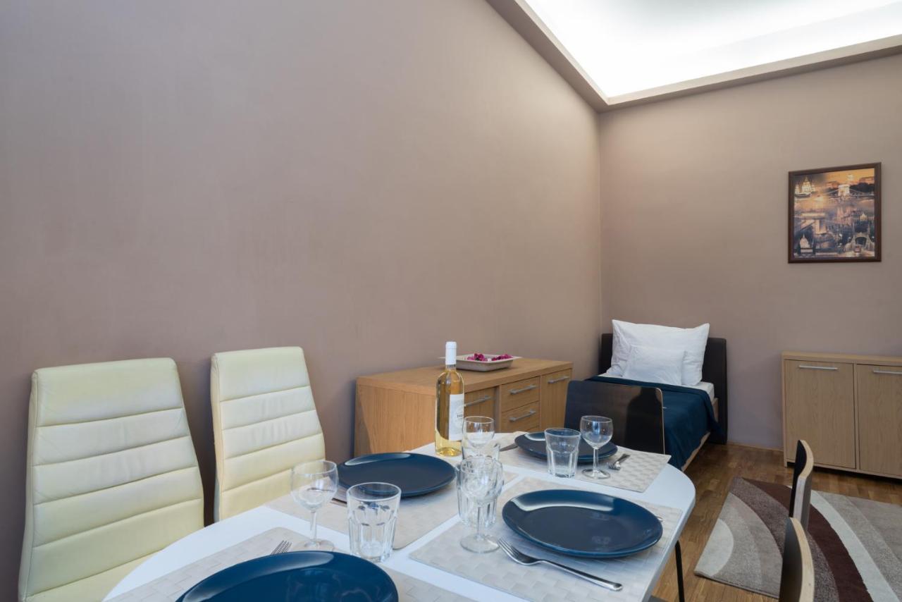 Kiraly Central Apartment With Free Parking And Ac Budapest Luaran gambar