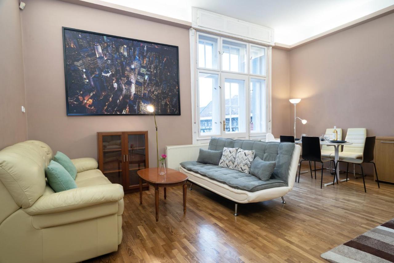 Kiraly Central Apartment With Free Parking And Ac Budapest Luaran gambar