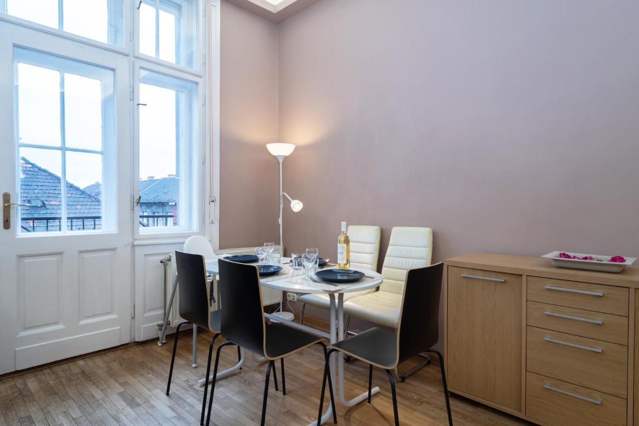 Kiraly Central Apartment With Free Parking And Ac Budapest Luaran gambar