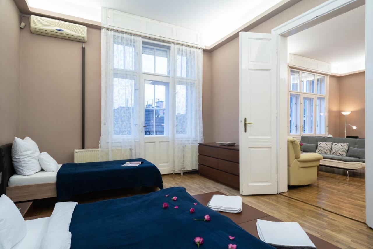 Kiraly Central Apartment With Free Parking And Ac Budapest Luaran gambar
